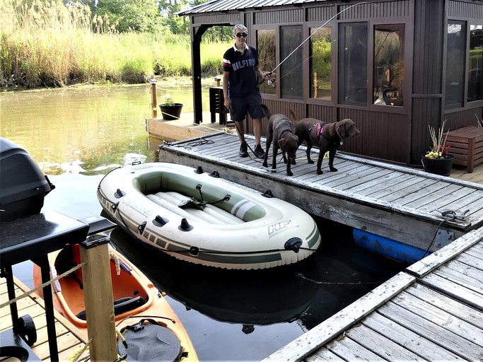 Floating Homes (Canada, Ile-aux-Noix, Quebec)