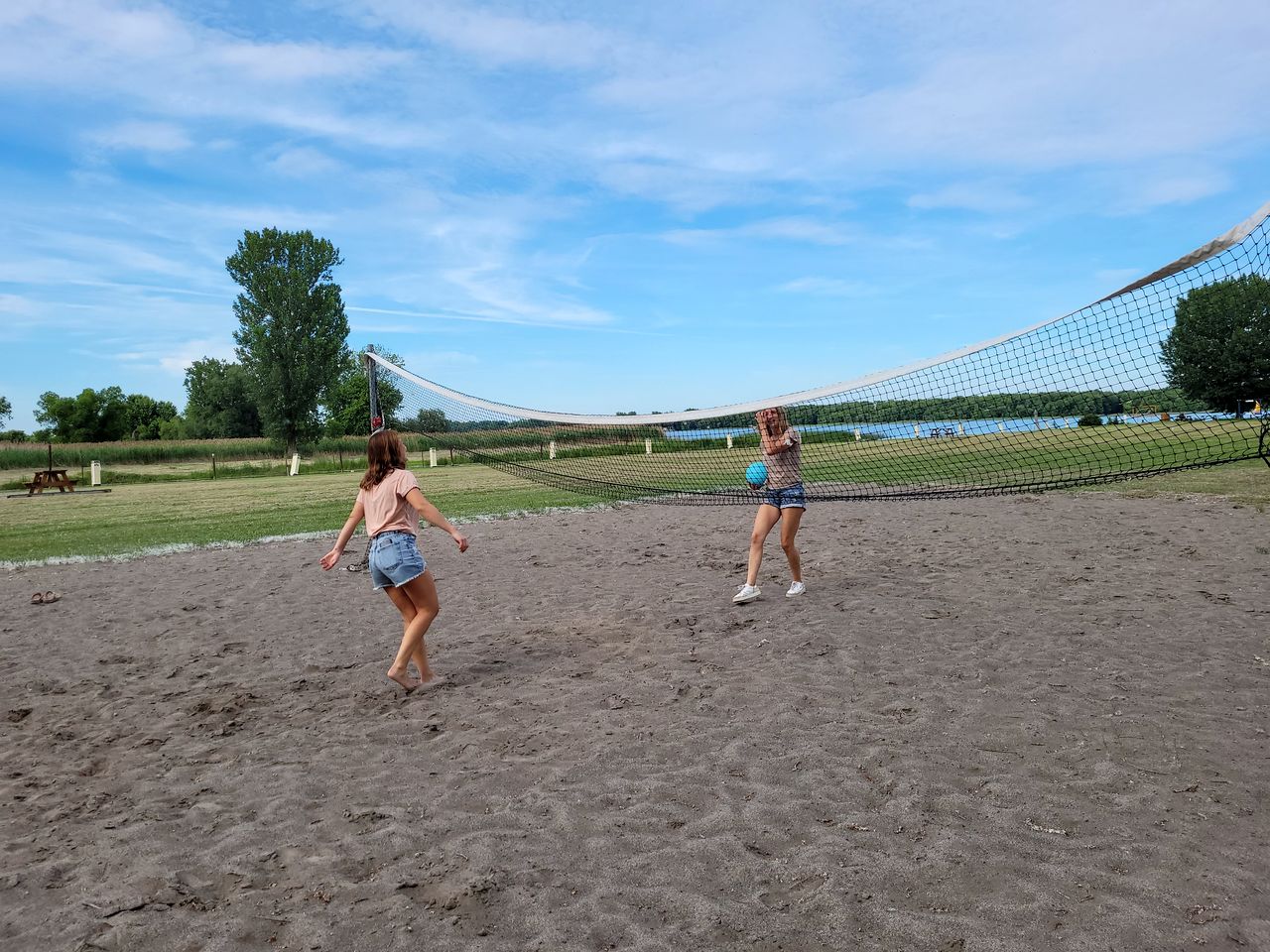 Breathtaking Floating Home with Barbecue in Ile-aux-Noix, Quebec