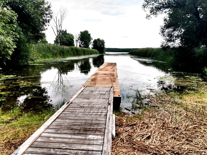 Floating Homes (Canada, Ile-aux-Noix, Quebec)