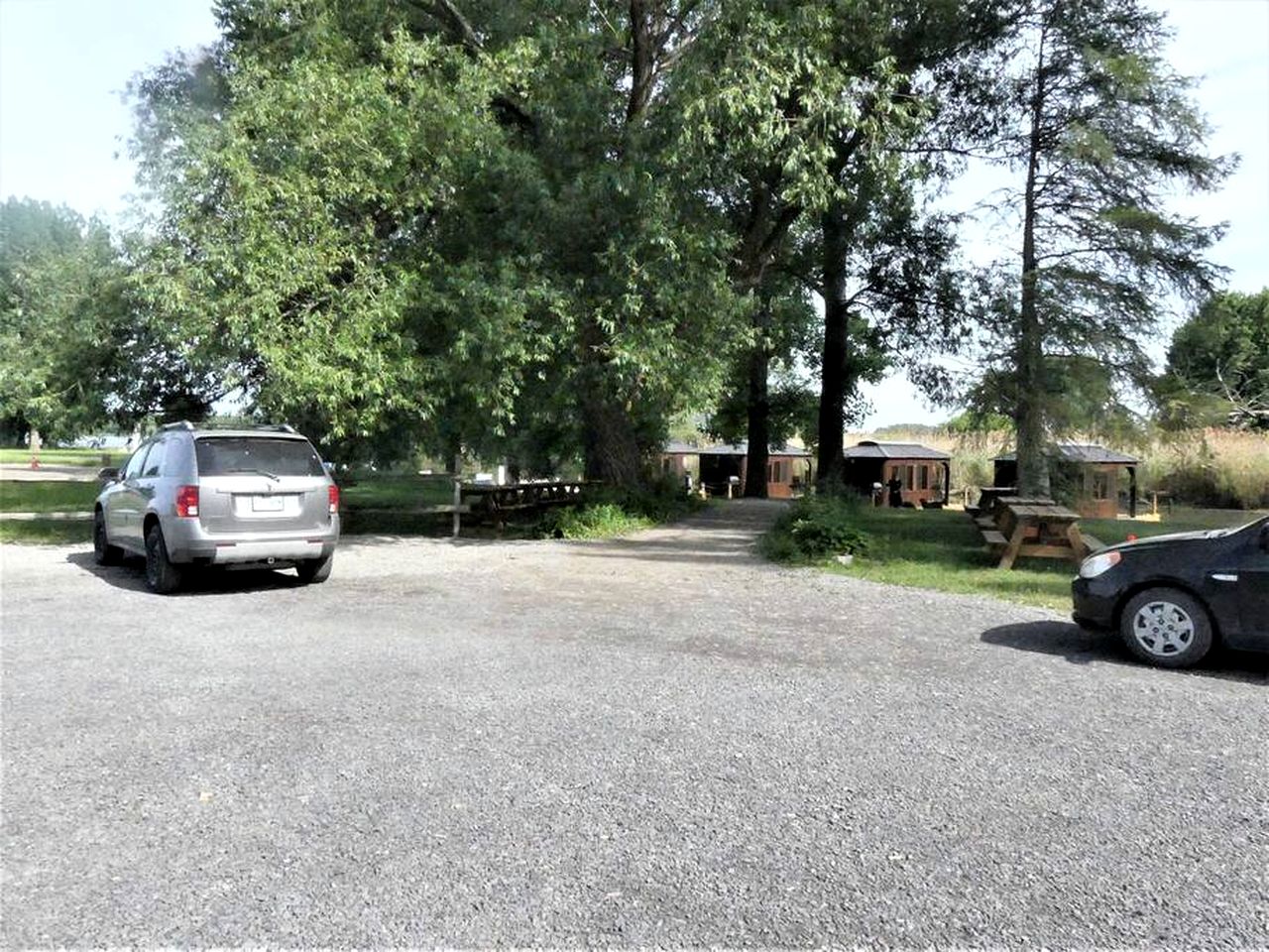 Breathtaking Floating Home with Barbecue in Ile-aux-Noix, Quebec