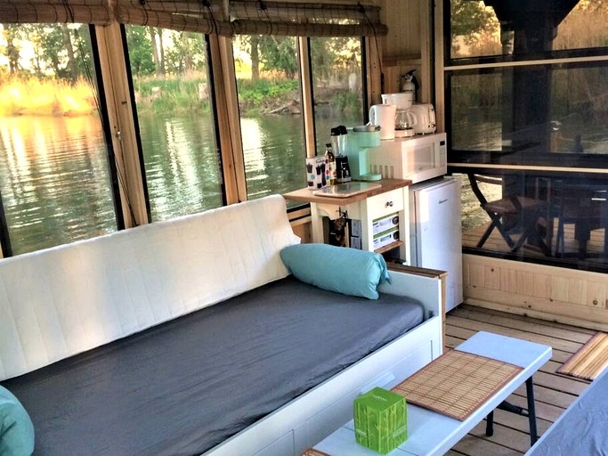 Floating Homes (Canada, Ile-aux-Noix, Quebec)