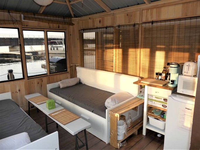 Floating Homes (Canada, Ile-aux-Noix, Quebec)