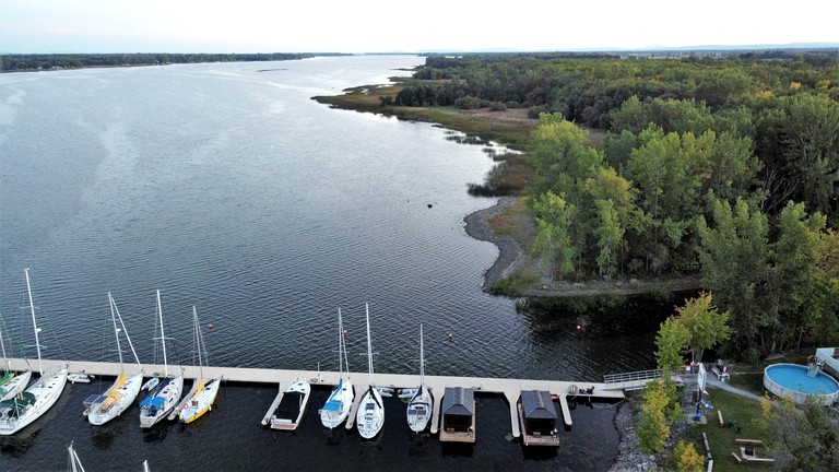 Floating Homes (Canada, Ile-aux-Noix, Quebec)
