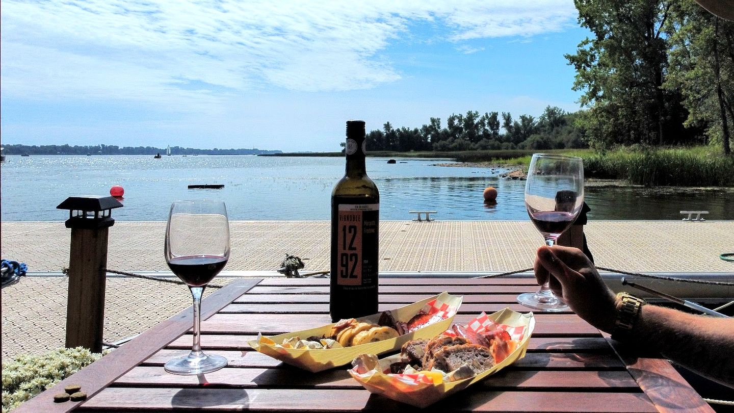 Stunning Floating Home Barbecue Provided in Ile-aux-Noix, Quebec