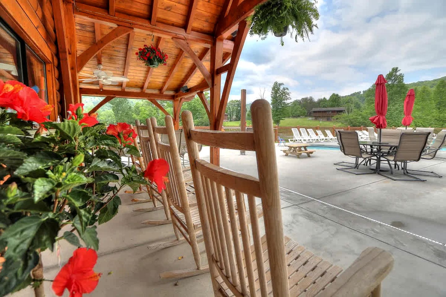 Cozy Log Cabin with Hot Tub & Game Room Near Smoky Mountain National Park | Sevierville, TN