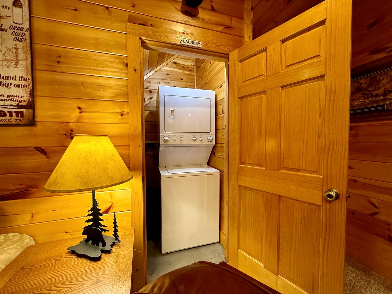 Cozy Log Cabin with Hot Tub & Game Room Near Smoky Mountain National Park | Sevierville, TN