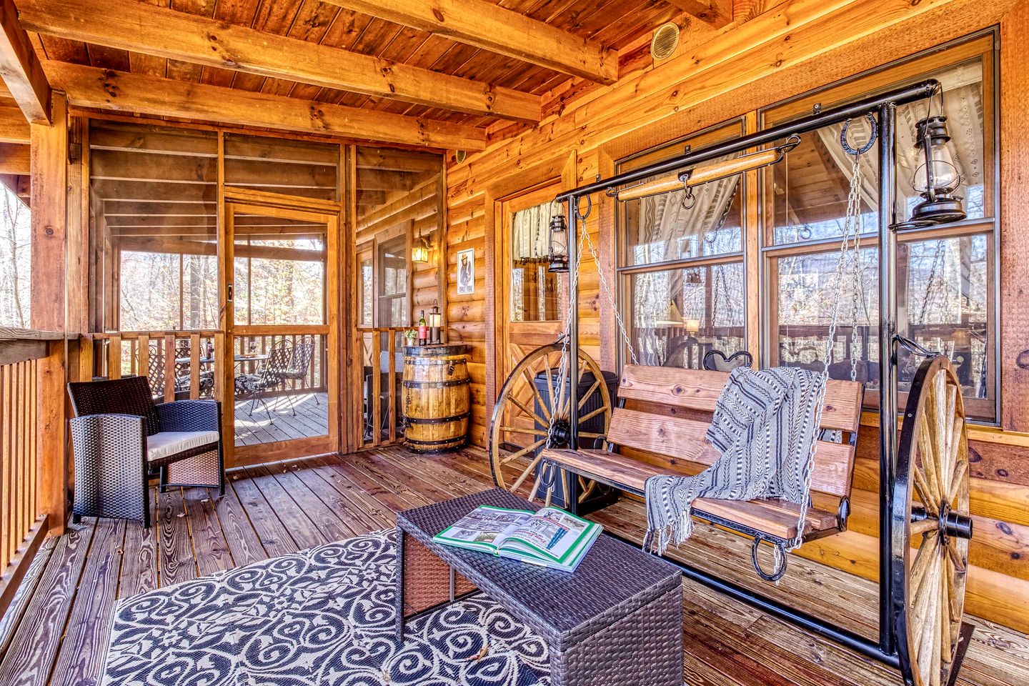Cozy Log Cabin with Hot Tub & Game Room Near Smoky Mountain National Park | Sevierville, TN