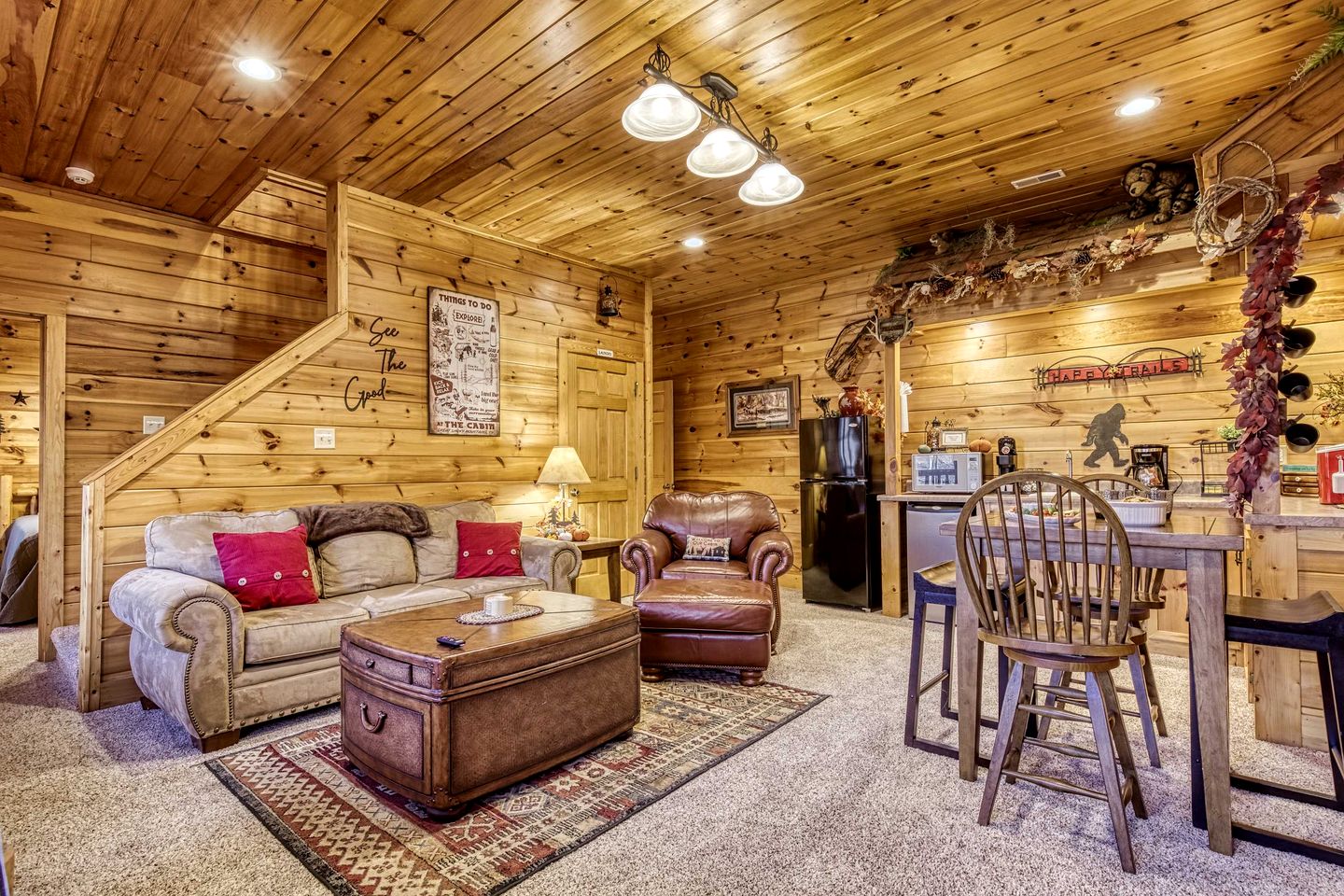 Cozy Log Cabin with Hot Tub & Game Room Near Smoky Mountain National Park | Sevierville, TN