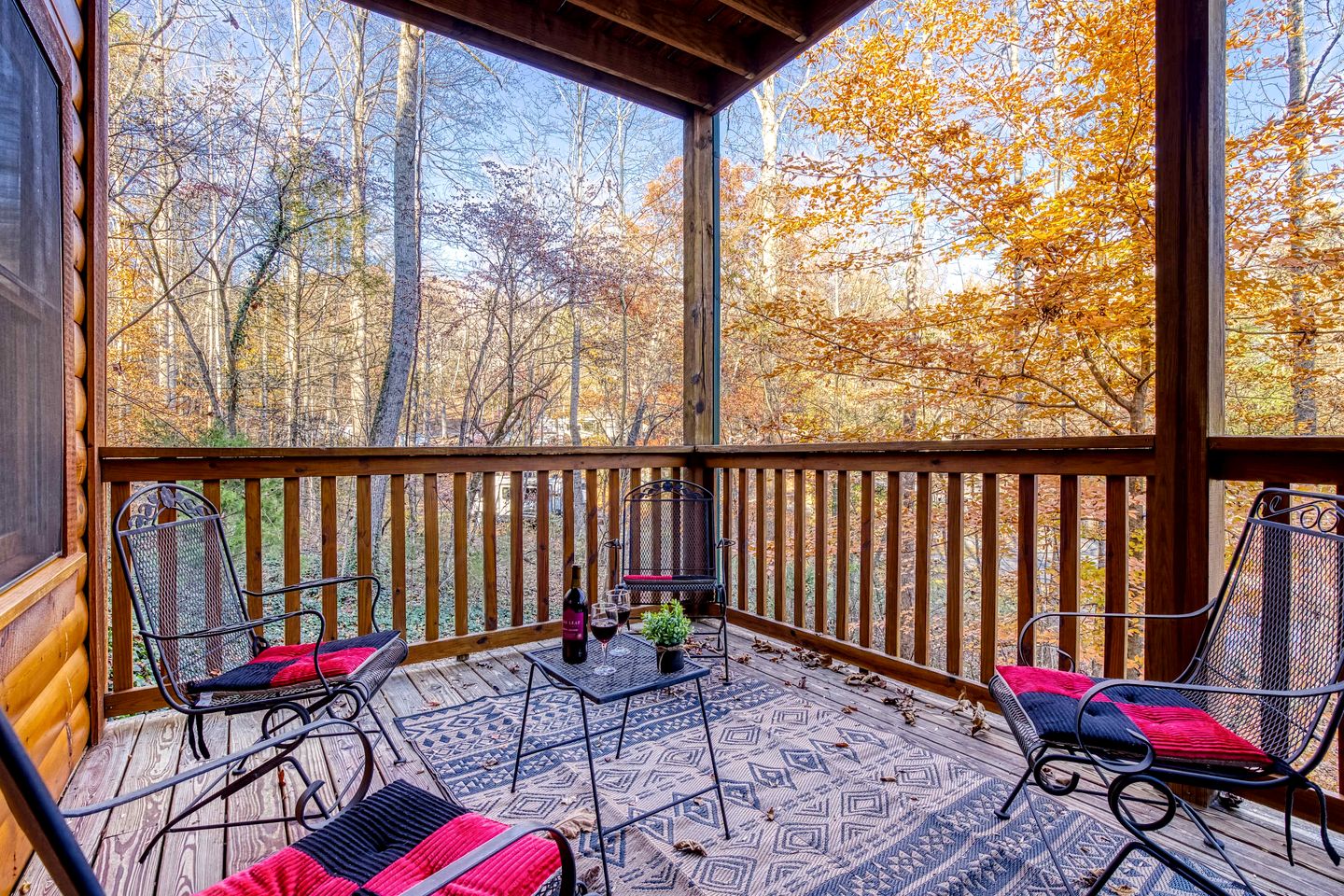 Cozy Log Cabin with Hot Tub & Game Room Near Smoky Mountain National Park | Sevierville, TN