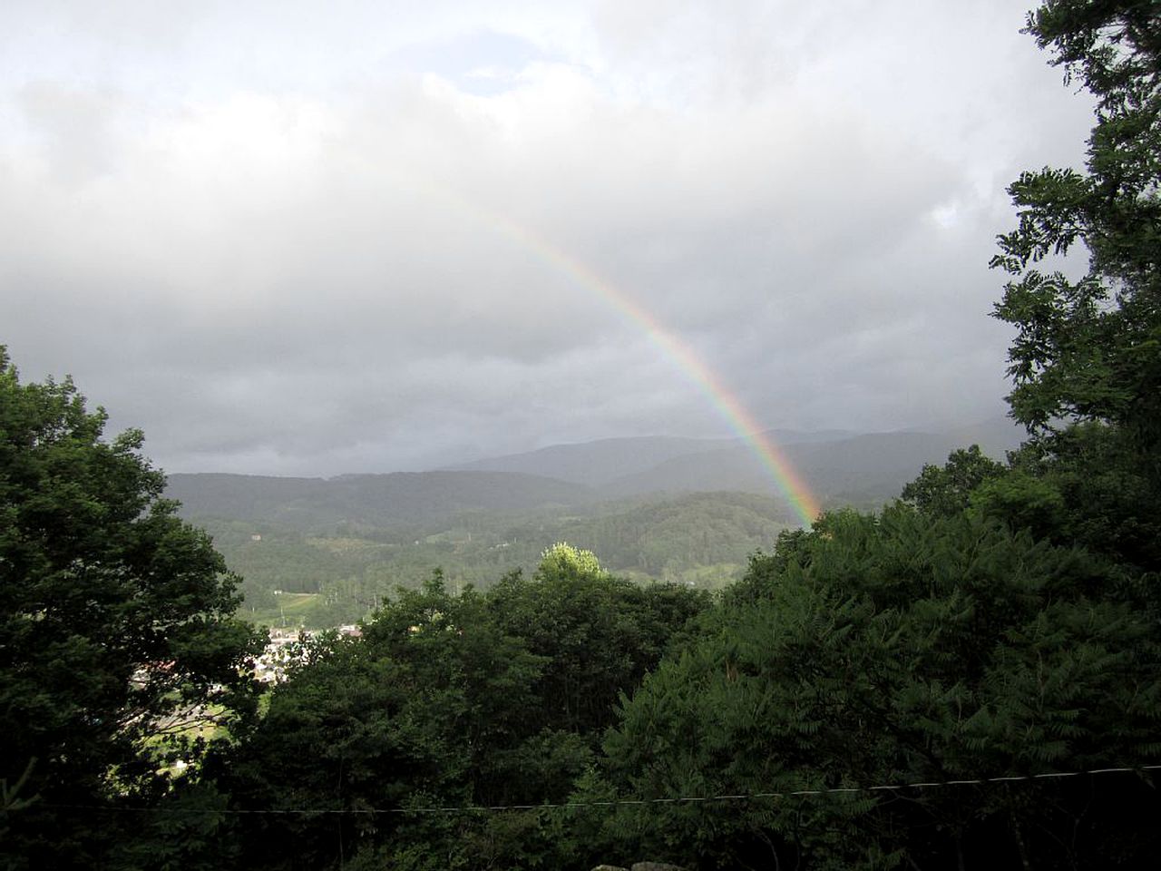 Charming Cottage Rental with Panoramic Views near Grandfather Mountain in North Carolina