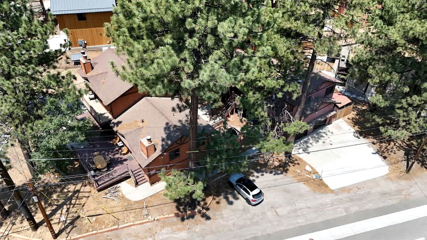Alpine Adventure Awaits: Classic Cabin Near Snow Summit in Big Bear Lake