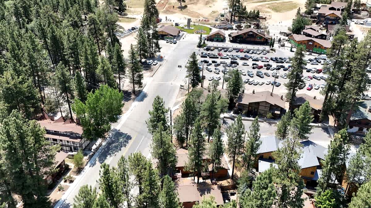Alpine Adventure Awaits: Classic Cabin Near Snow Summit in Big Bear Lake