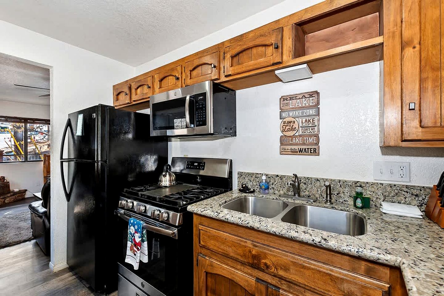 Alpine Adventure Awaits: Classic Cabin Near Snow Summit in Big Bear Lake