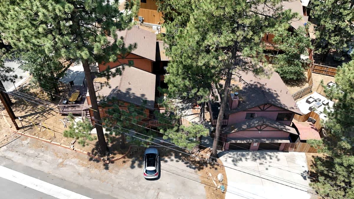 Alpine Adventure Awaits: Classic Cabin Near Snow Summit in Big Bear Lake