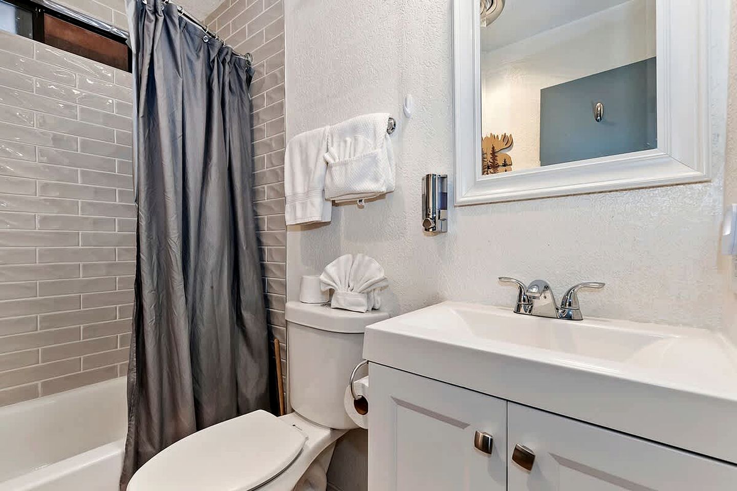 Alpine Adventure Awaits: Classic Cabin Near Snow Summit in Big Bear Lake