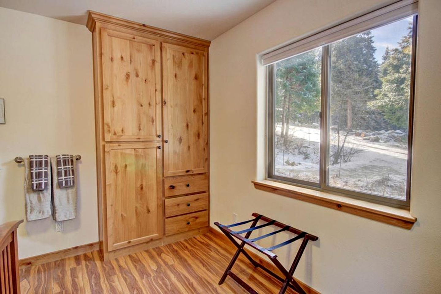 One-Bedroom Vacation Rental Inside Gates of Yosemite National Park, California