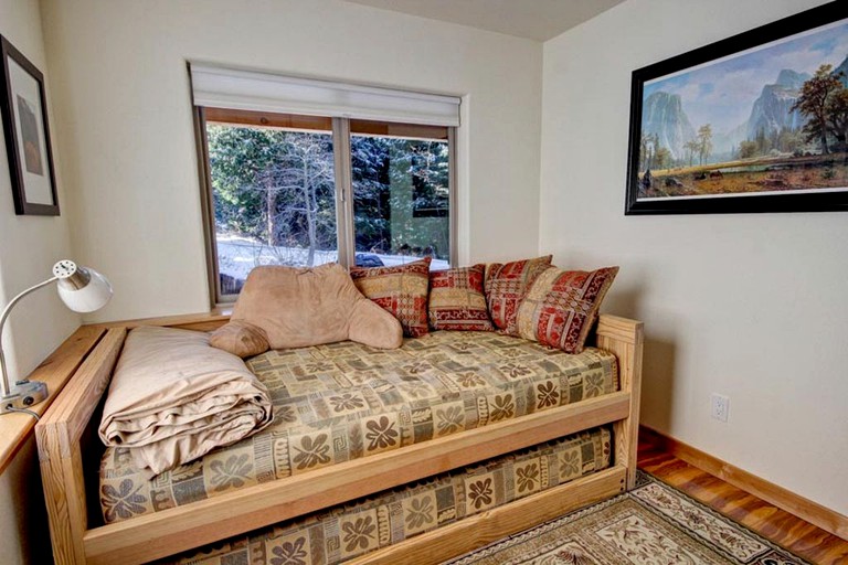 Nature Lodges (Yosemite Park, California, United States)