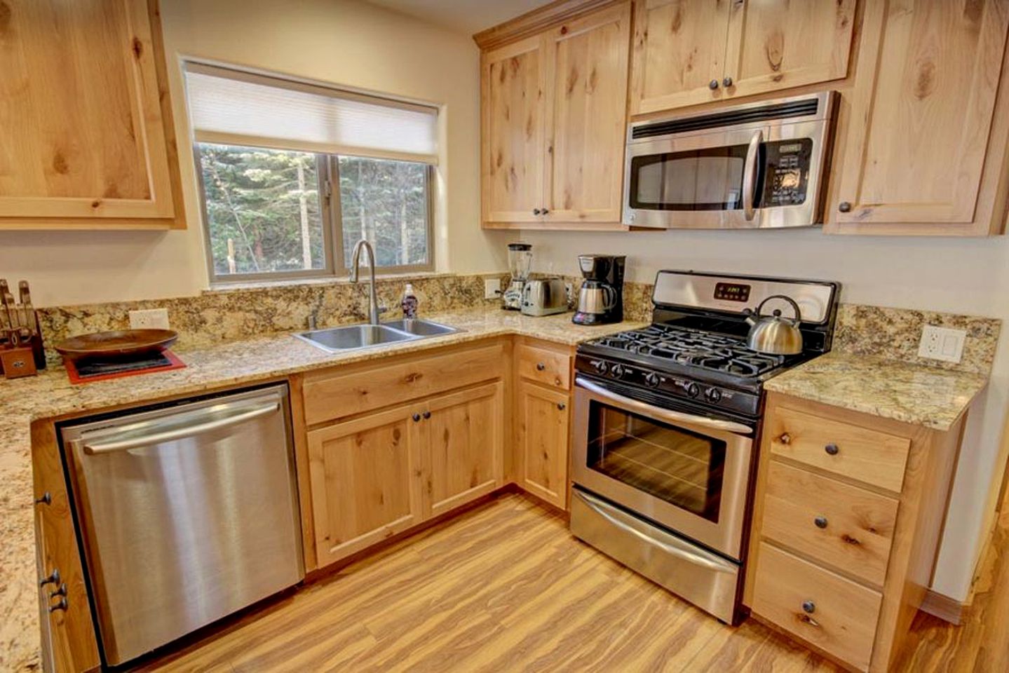 One-Bedroom Vacation Rental Inside Gates of Yosemite National Park, California