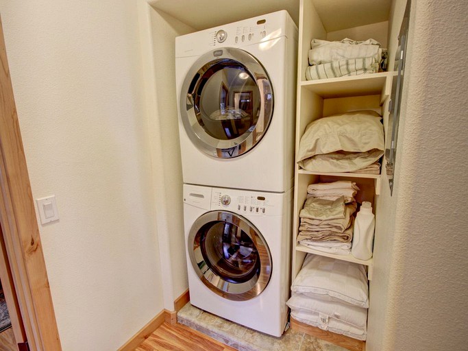 Nature Lodges (Yosemite Park, California, United States)