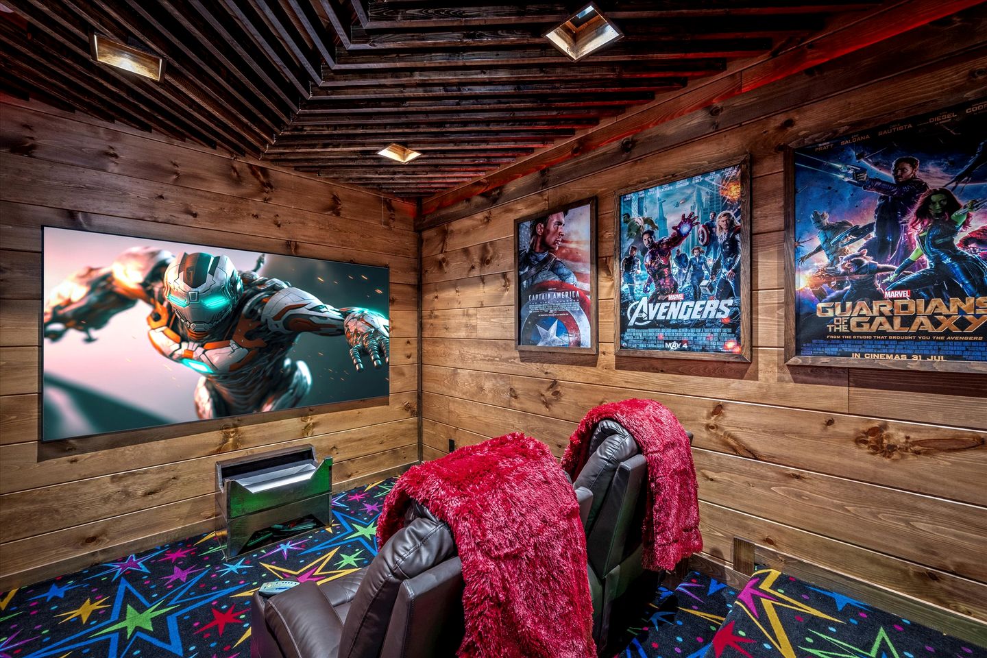 Stunning Cabin with Swimming Pool and Hot-tub in Gatlinburg, Tennessee