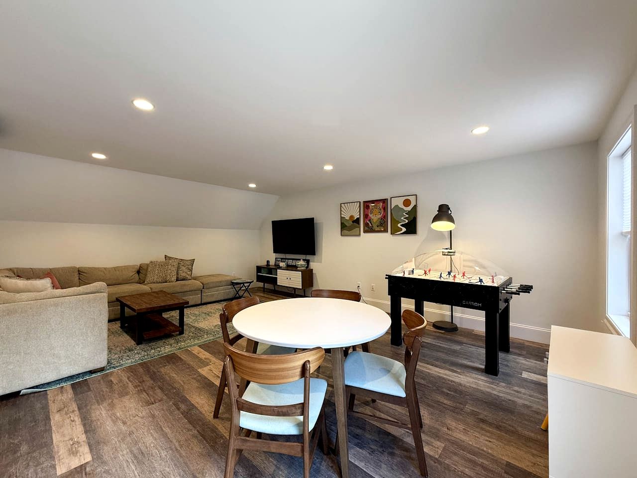 Luxurious Cabin near Cranmore Mountain for an Incredible Family Getaway in Conway, New Hampshire