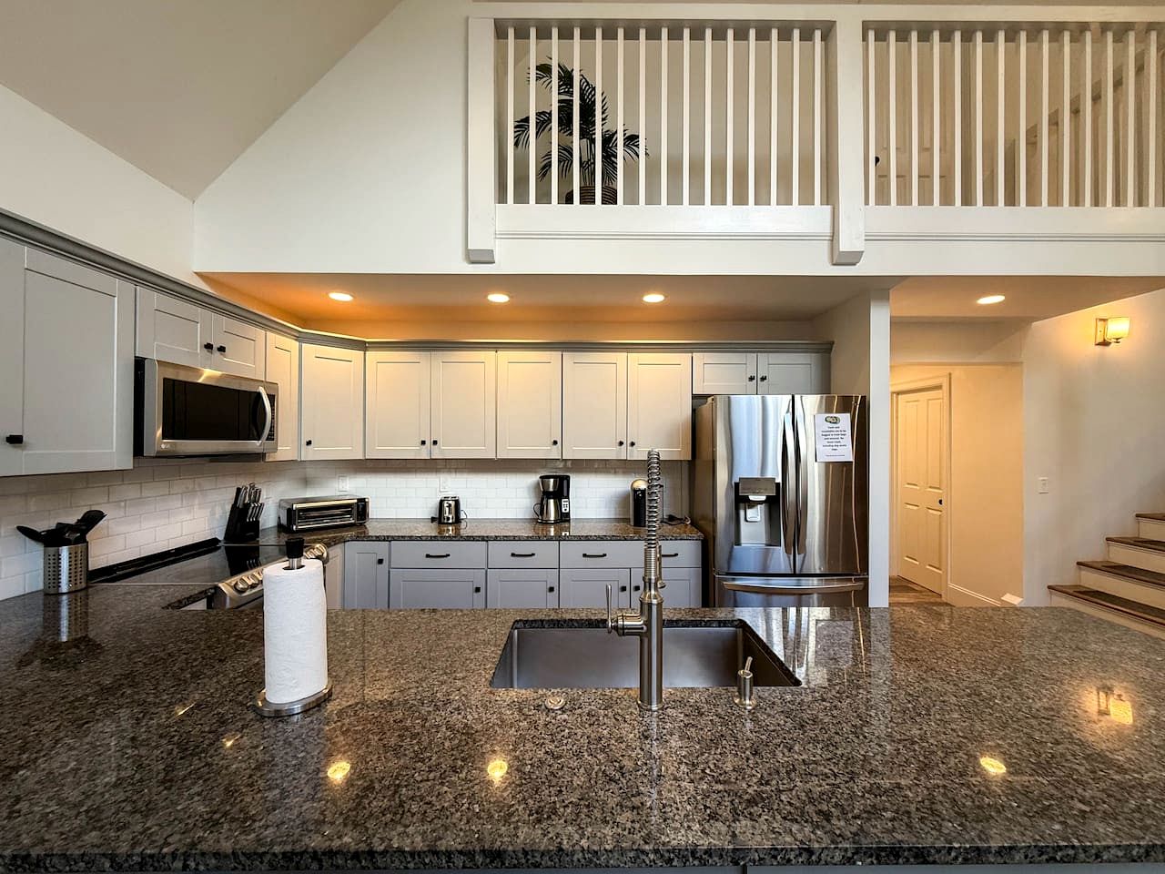 Luxurious Cabin near Cranmore Mountain for an Incredible Family Getaway in Conway, New Hampshire