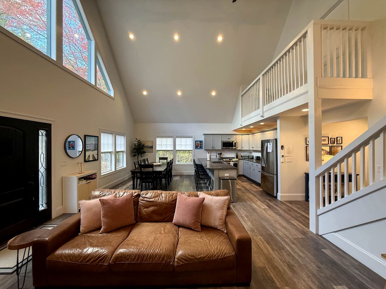 Luxurious Cabin near Cranmore Mountain for an Incredible Family Getaway in Conway, New Hampshire