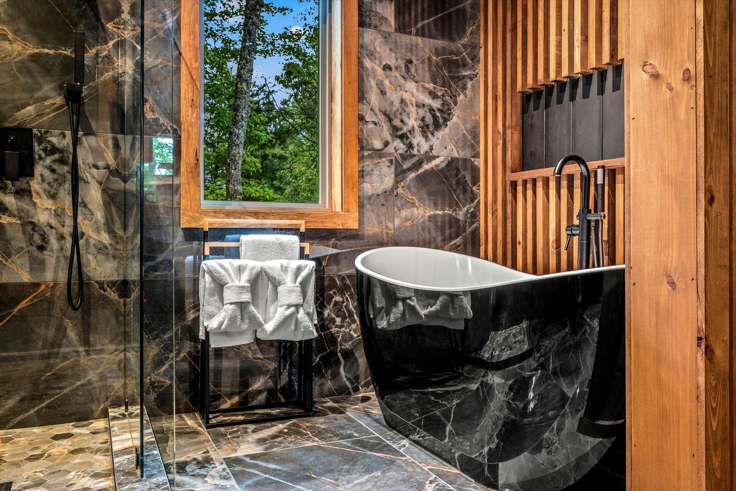 Breathtaking Mountain Cabin with Indoor Pool, Game Space and Theater Room in TN