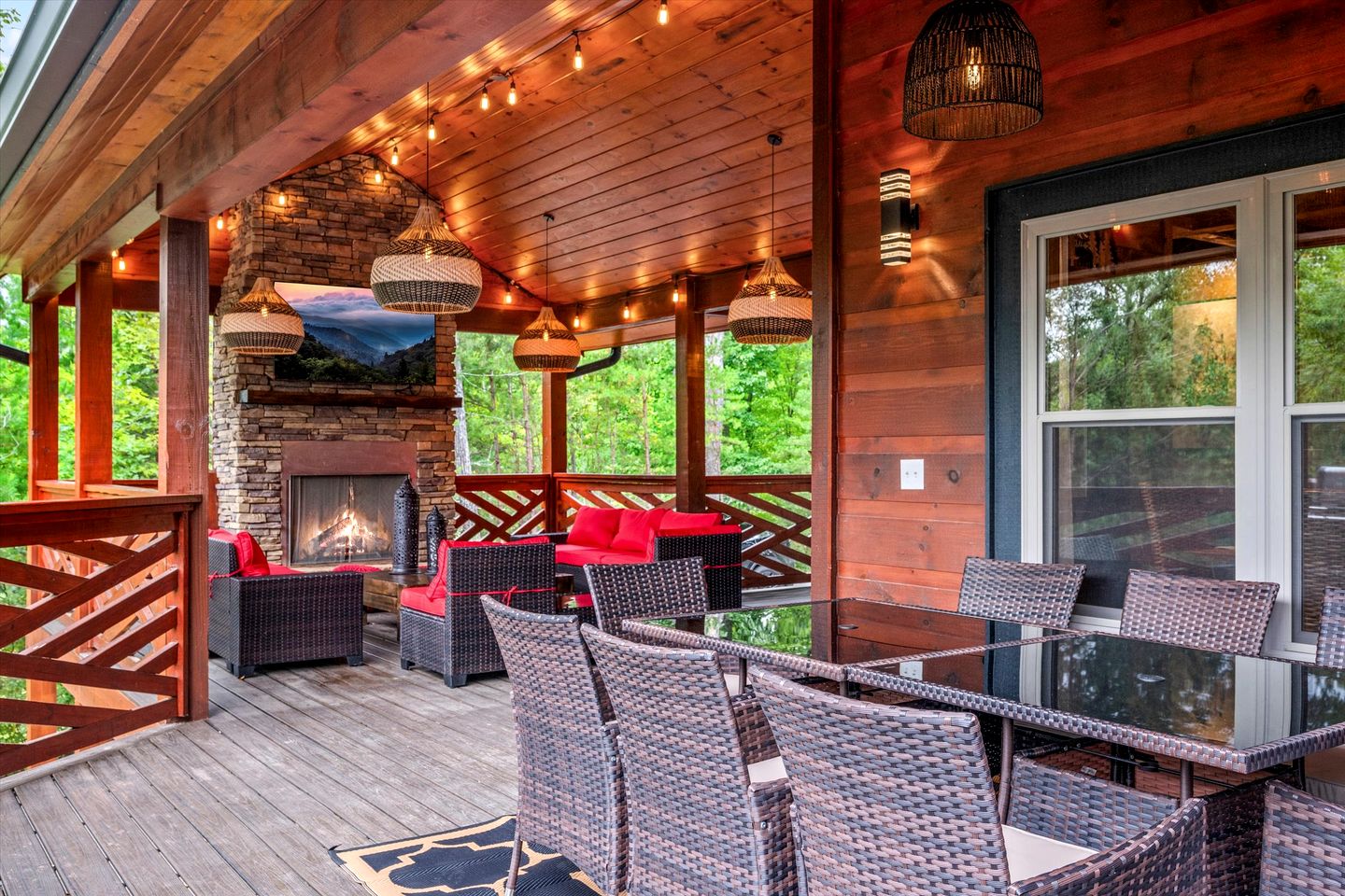 Breathtaking Mountain Cabin with Indoor Pool, Game Space and Theater Room in TN