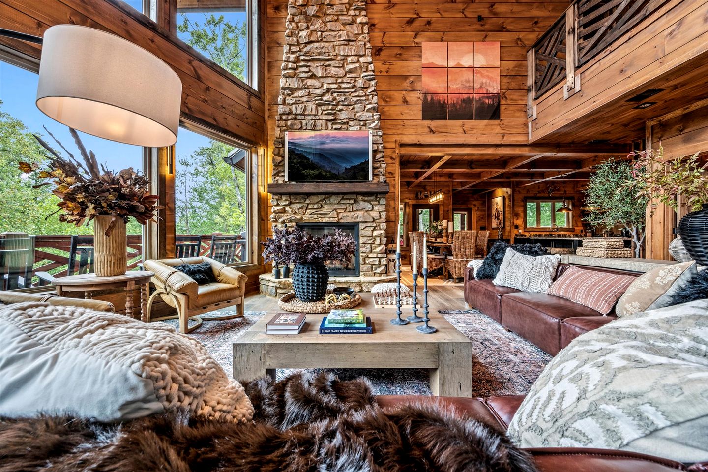 Breathtaking Mountain Cabin with Indoor Pool, Game Space and Theater Room in TN