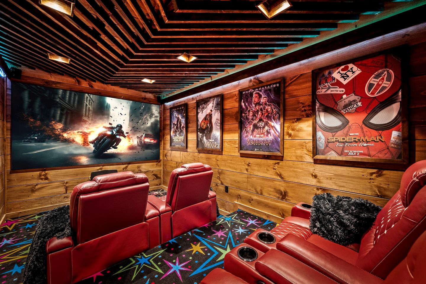 Breathtaking Mountain Cabin with Indoor Pool, Game Space and Theater Room in TN