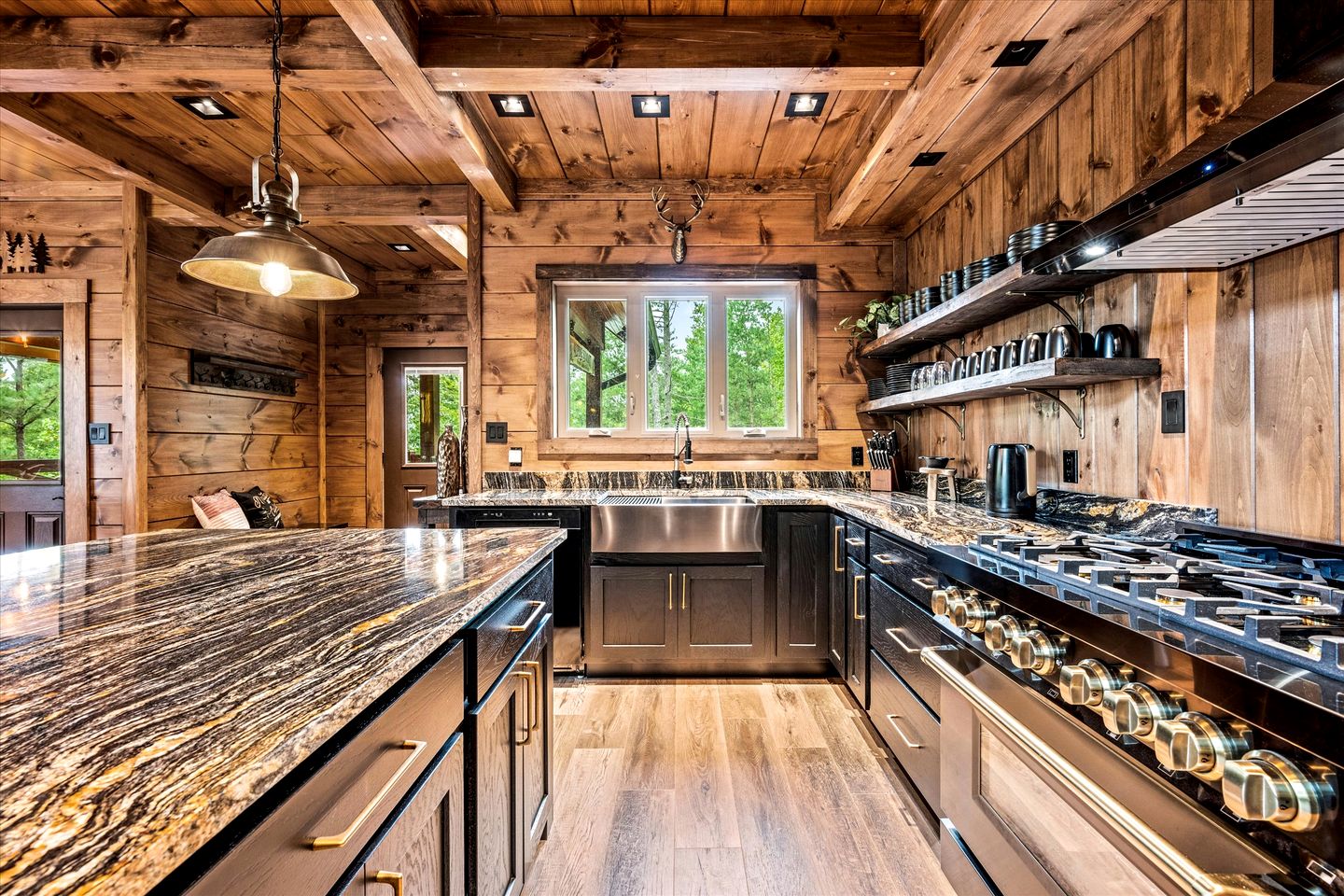 Breathtaking Mountain Cabin with Indoor Pool, Game Space and Theater Room in TN