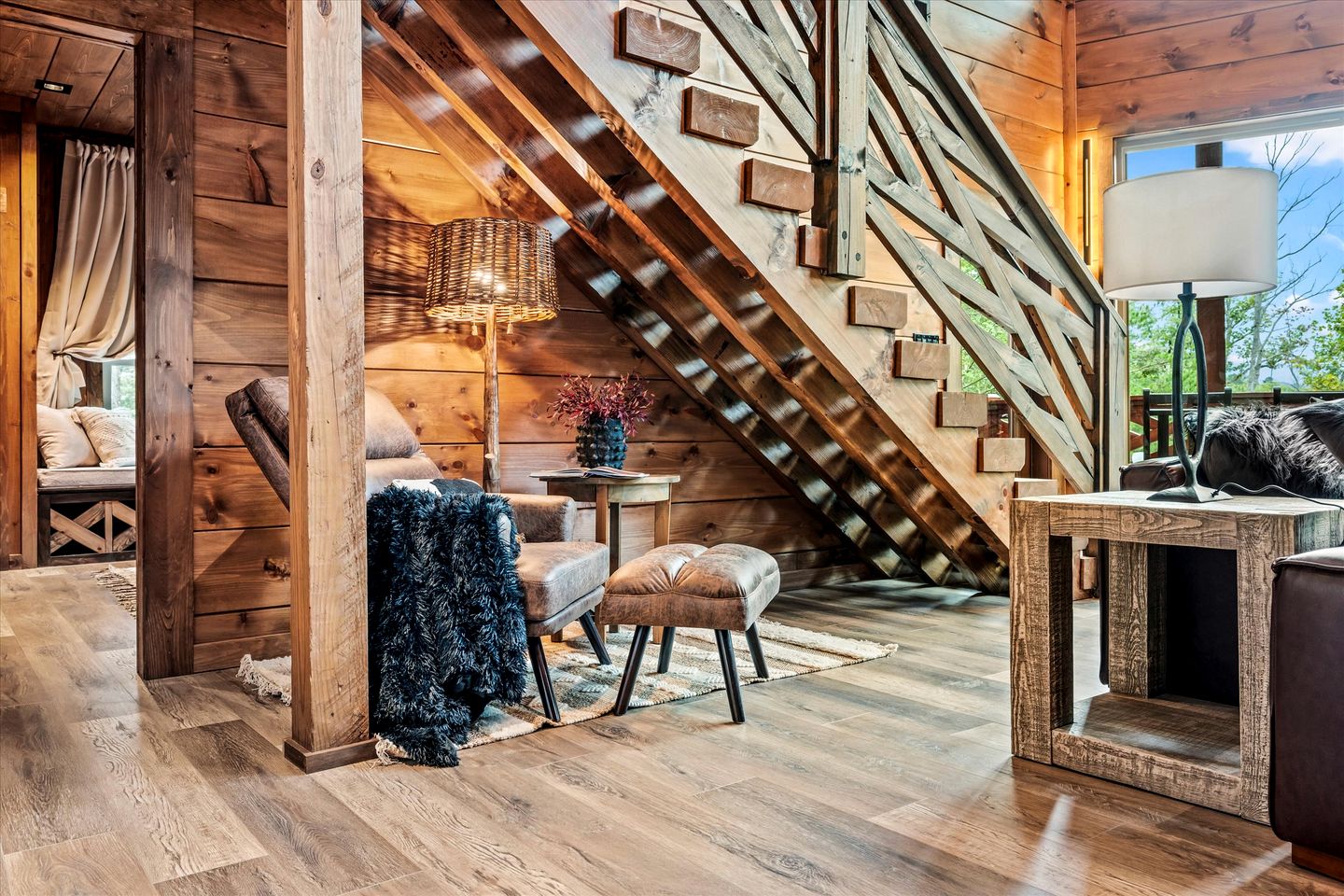 Breathtaking Mountain Cabin with Indoor Pool, Game Space and Theater Room in TN