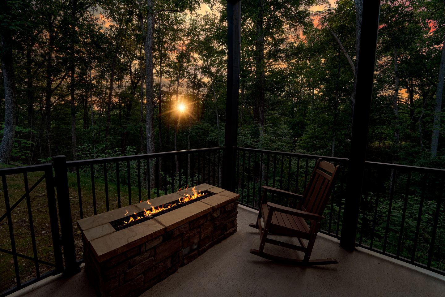 Incredible Getaway Cabin with Pool, Sauna, Hot Tub, and Movie Theater in Gatlinburg, Tennessee