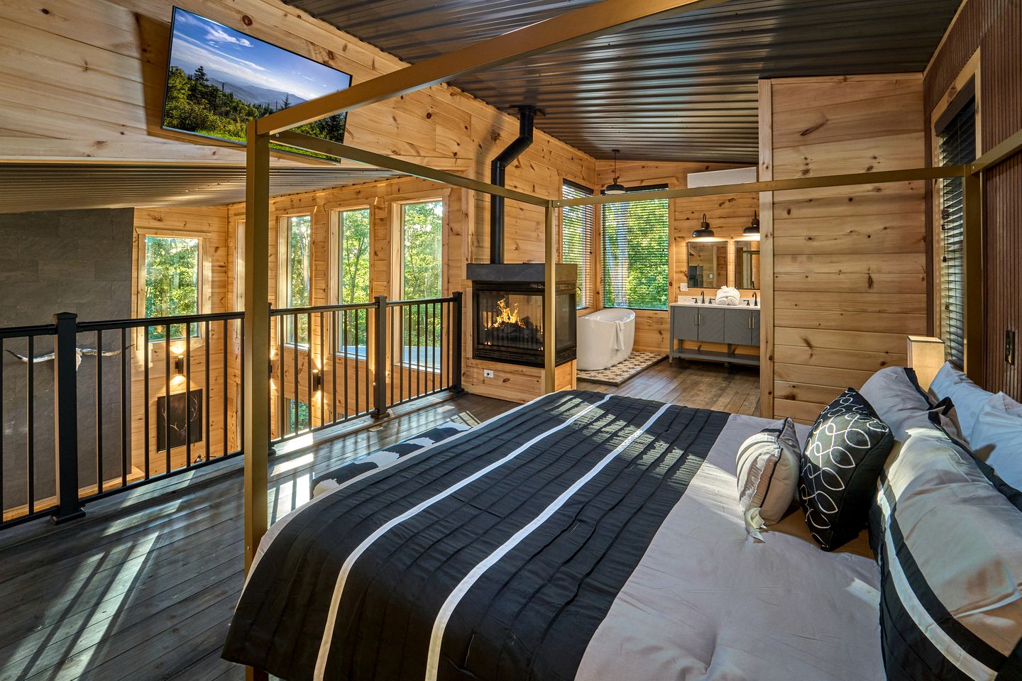 Incredible Getaway Cabin with Pool, Sauna, Hot Tub, and Movie Theater in Gatlinburg, Tennessee