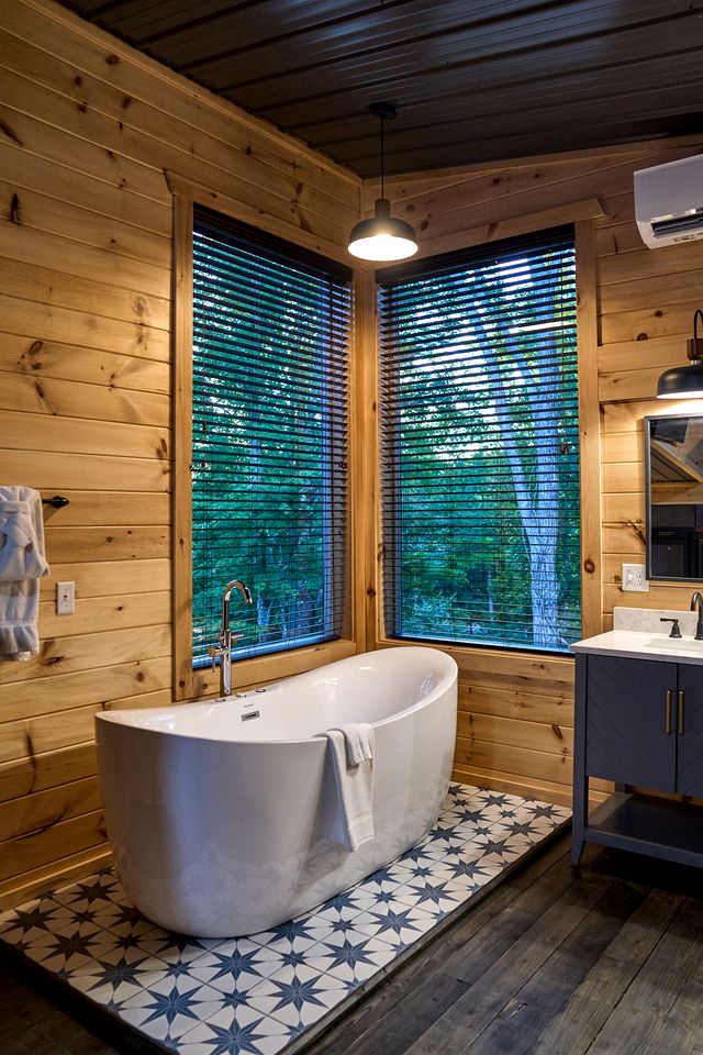 Incredible Getaway Cabin with Pool, Sauna, Hot Tub, and Movie Theater in Gatlinburg, Tennessee