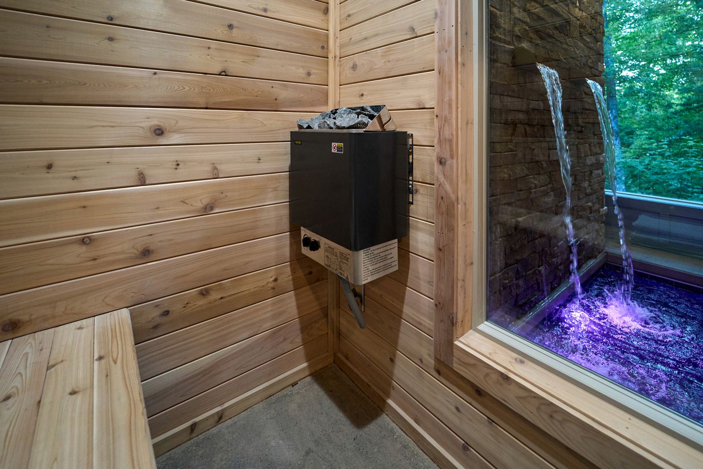 Incredible Getaway Cabin with Pool, Sauna, Hot Tub, and Movie Theater in Gatlinburg, Tennessee