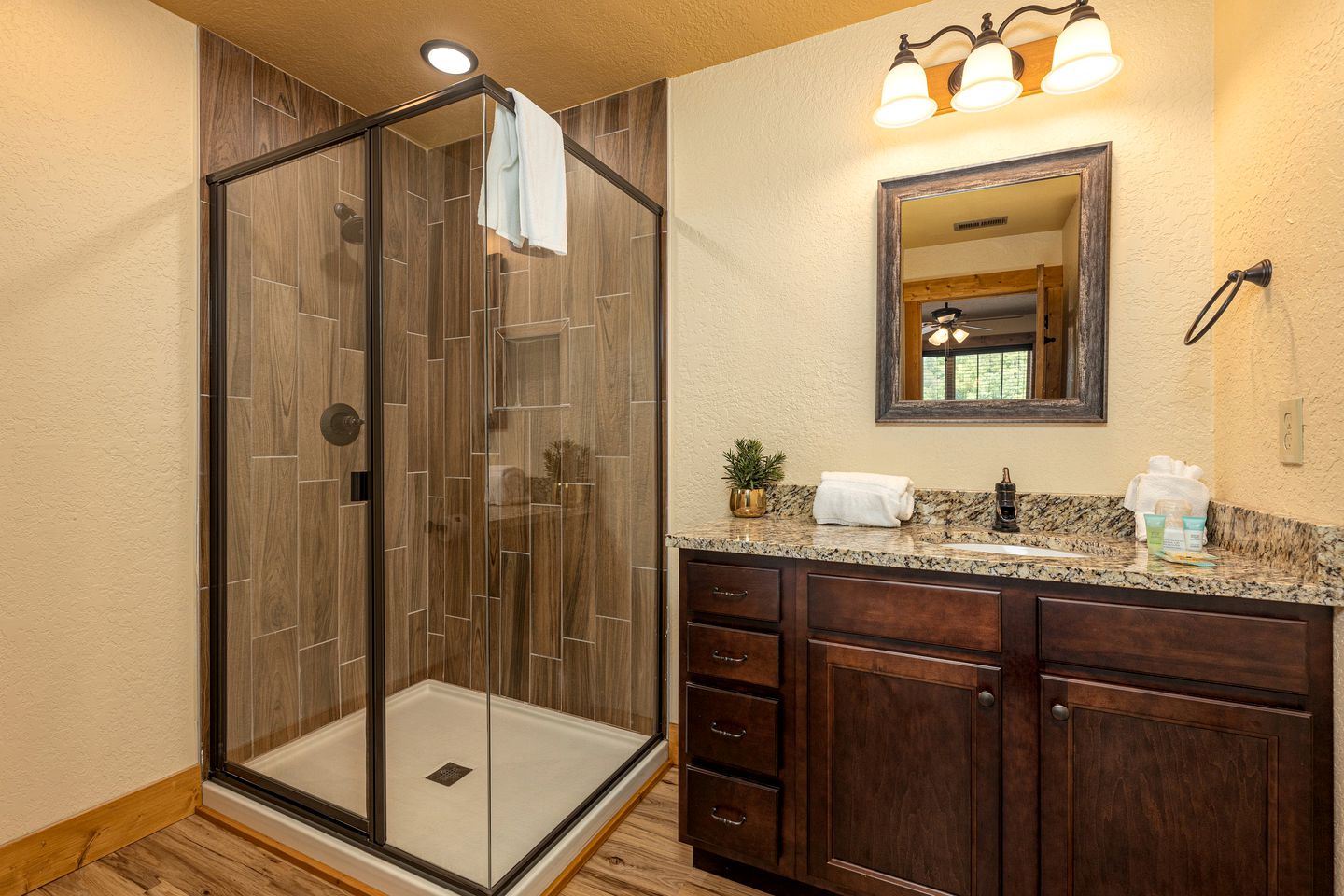 Spectacular Cabin with Exterior and Interior Pool, Sauna and Amazing Outdoor Area in Gatlinburg, Tennessee