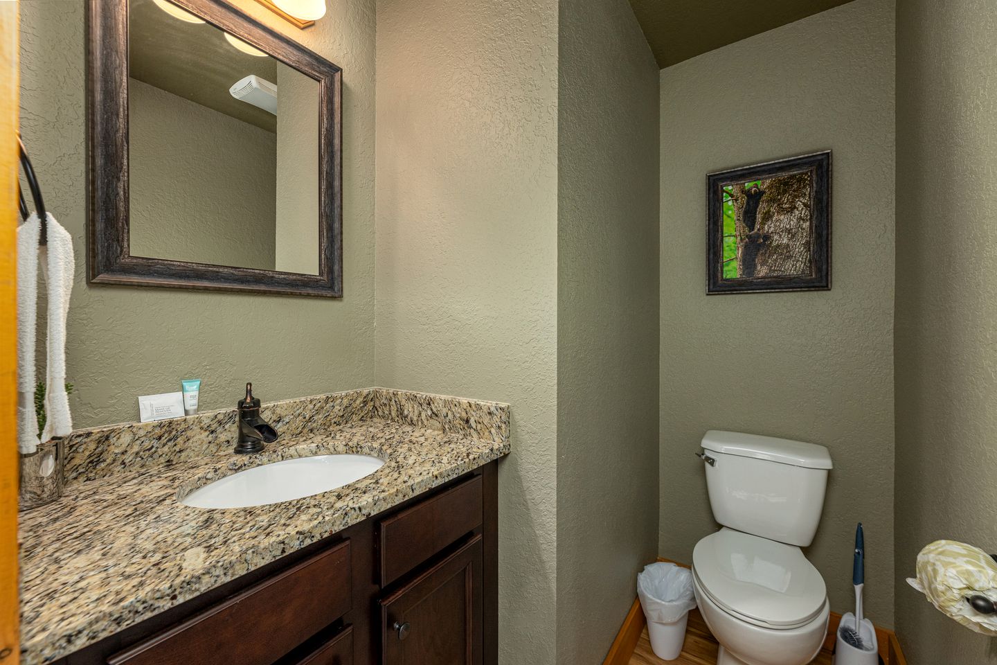 Spectacular Cabin with Exterior and Interior Pool, Sauna and Amazing Outdoor Area in Gatlinburg, Tennessee