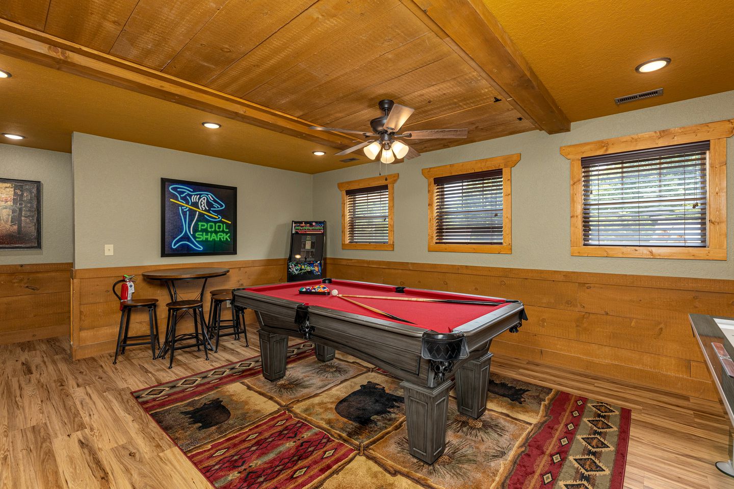 Spectacular Cabin with Exterior and Interior Pool, Sauna and Amazing Outdoor Area in Gatlinburg, Tennessee