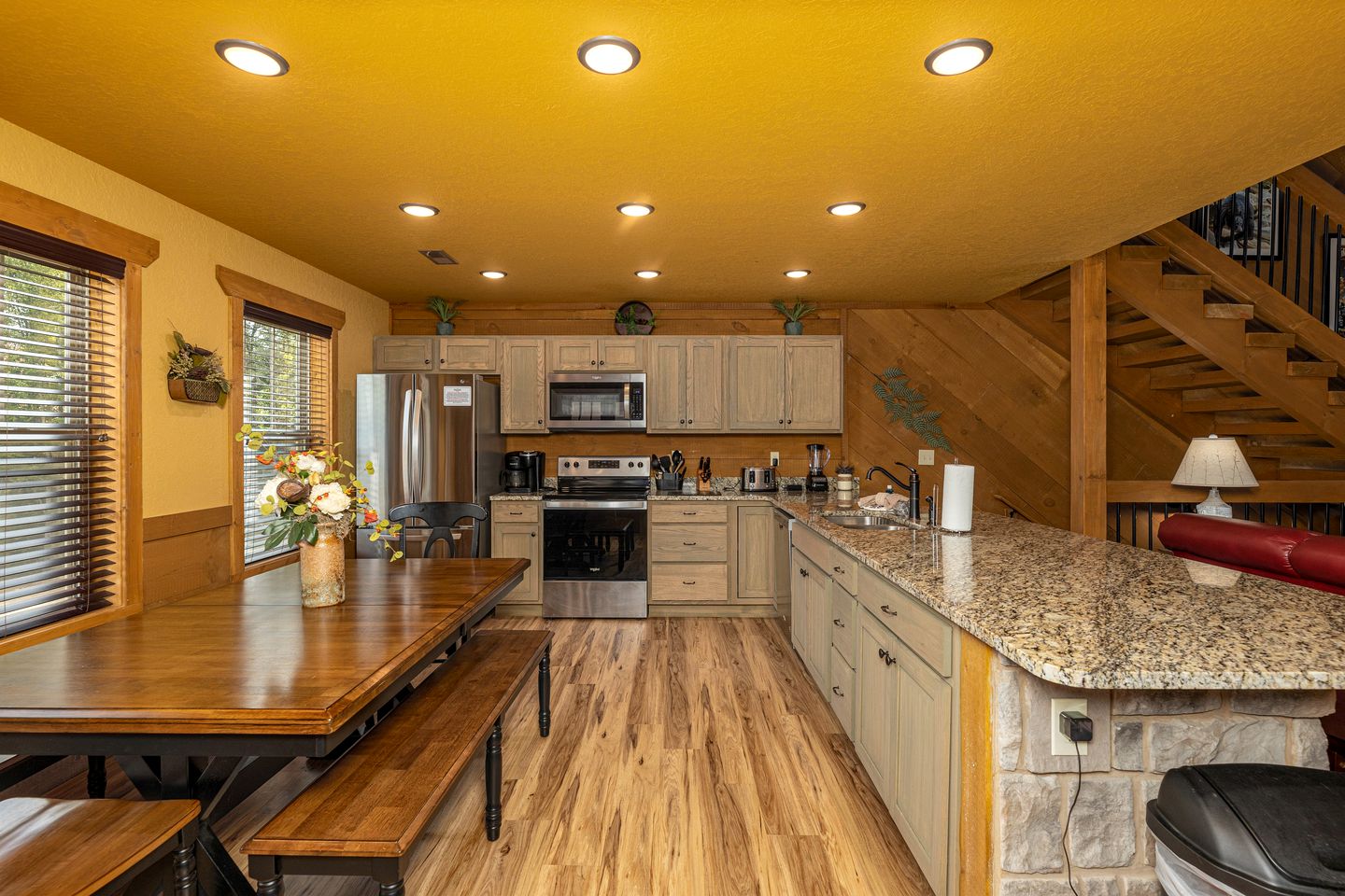 Spectacular Cabin with Exterior and Interior Pool, Sauna and Amazing Outdoor Area in Gatlinburg, Tennessee