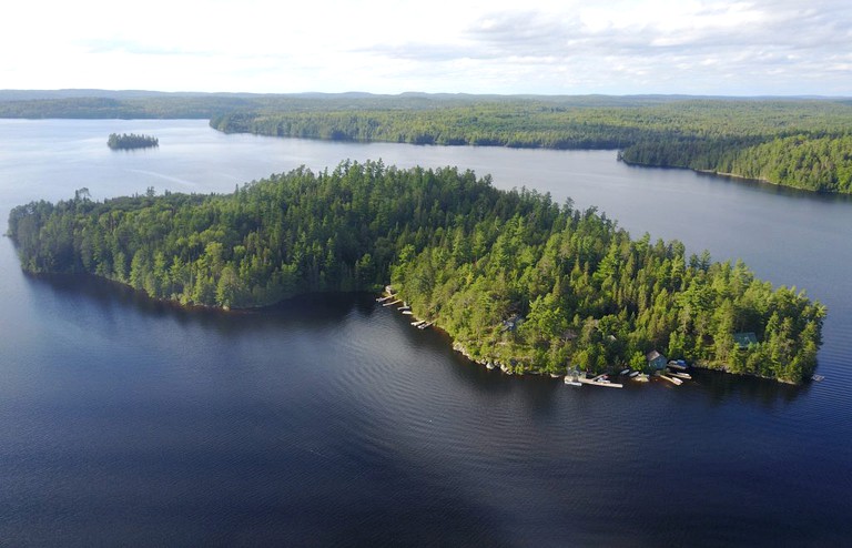 Cabins (Kipawa, Quebec, Canada)