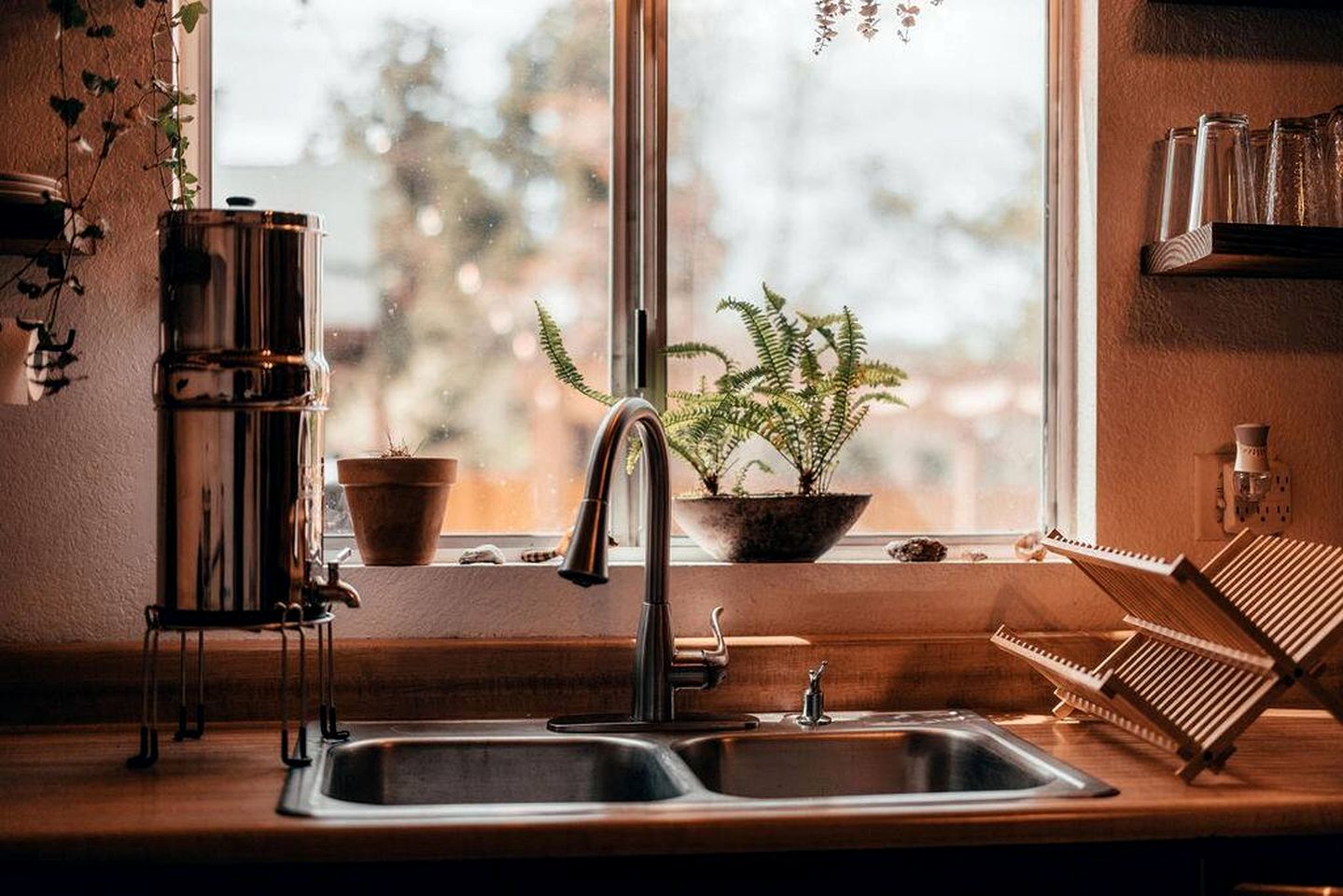 Amazing A-frame with Beautiful Outdoor Living Space and Jacuzzi in San Bernardino, California