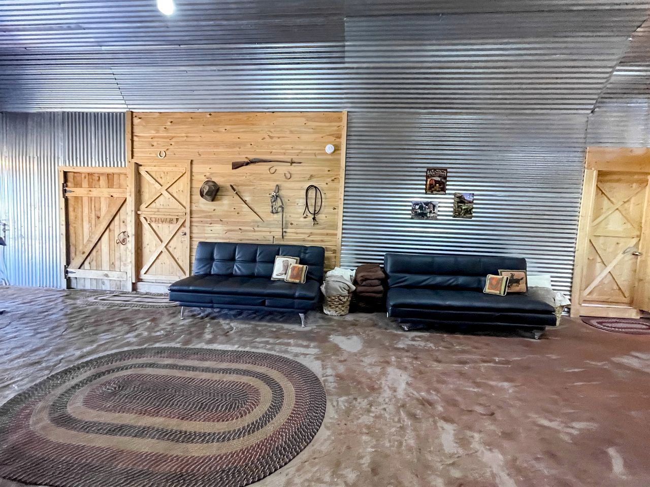 Amazing Barn with Barbecue in Monticello, Utah