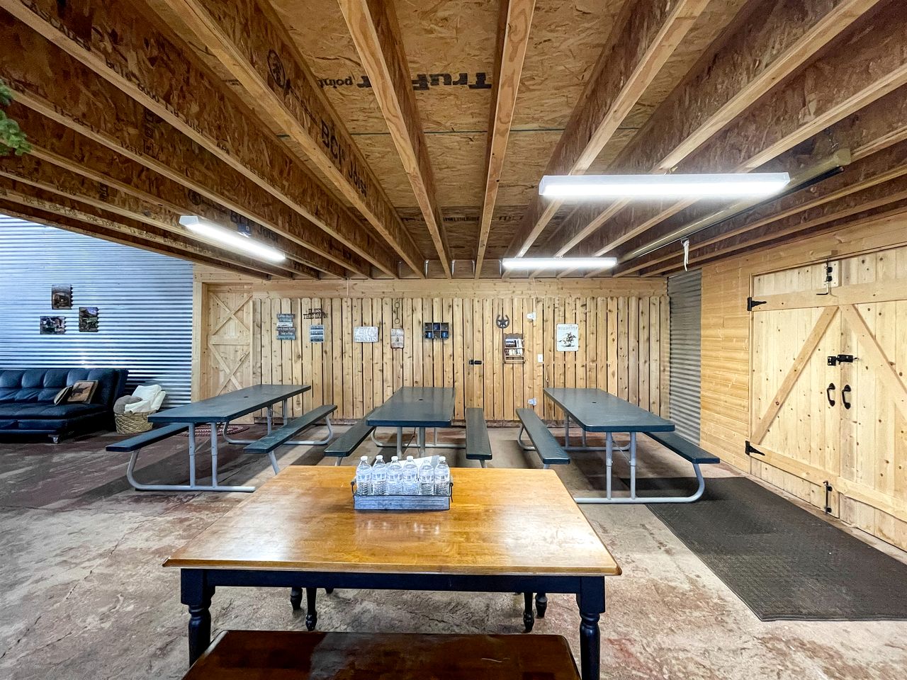 Amazing Barn with Barbecue in Monticello, Utah