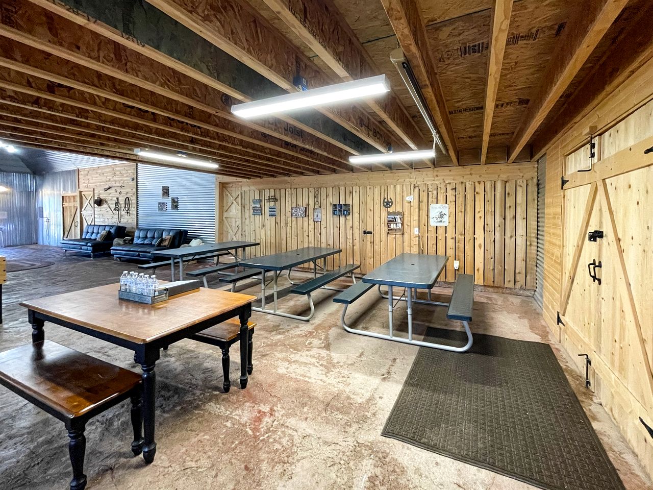 Amazing Barn with Barbecue in Monticello, Utah