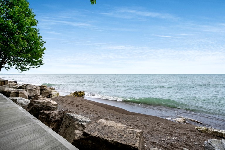 Cottages (Canada, Leamington, Ontario)