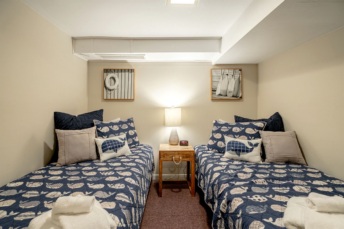 Amazing Beachfront Cottage with Barbecue in Leamington, Ontario