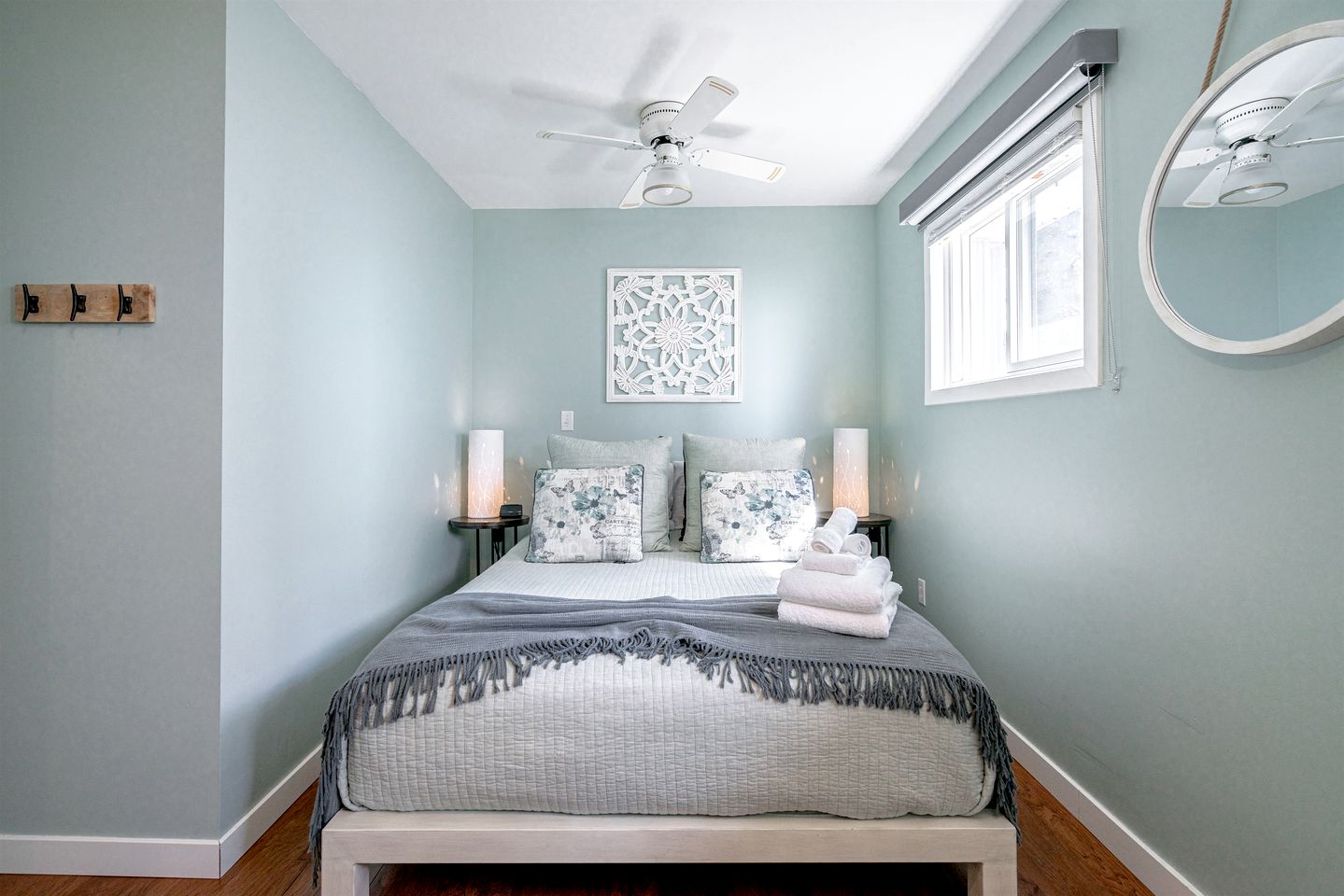 Amazing Beachfront Cottage with Barbecue in Leamington, Ontario