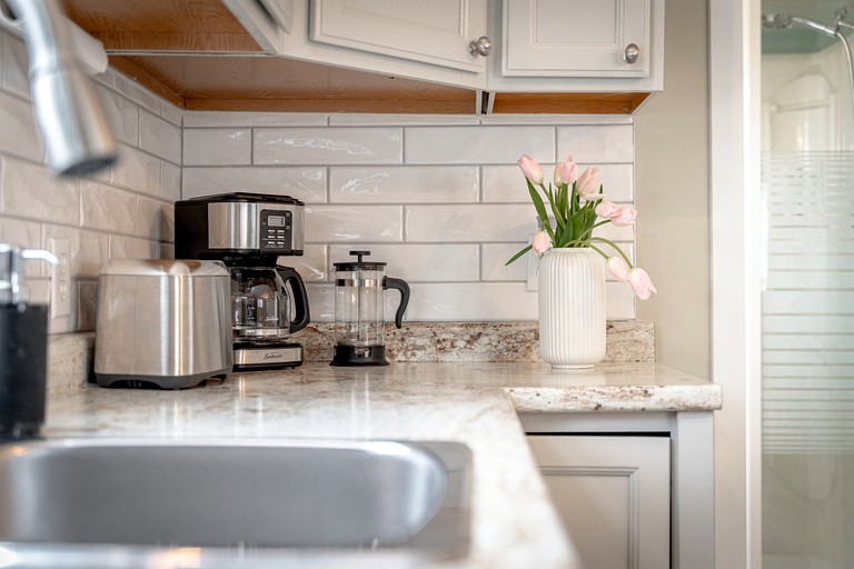 Cottages (Canada, Leamington, Ontario)